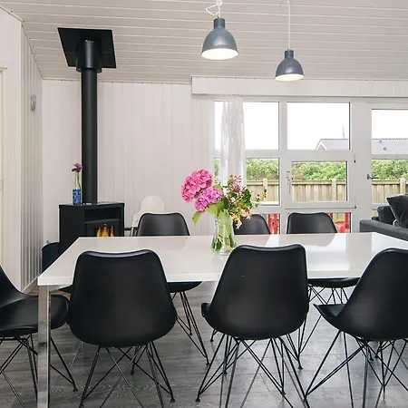 Vakantiehuis Bright Summerhouse Near Sea - By Traum
