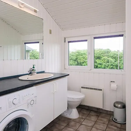Vakantiehuis Bright Summerhouse Near Sea - By Traum *