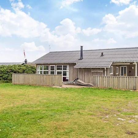 Semesterbostad Bright Summerhouse Near Sea Ringkøbing