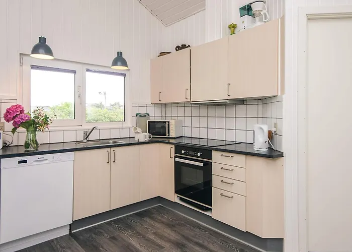 Holiday home Bright Summerhouse Near Sea - By Traum