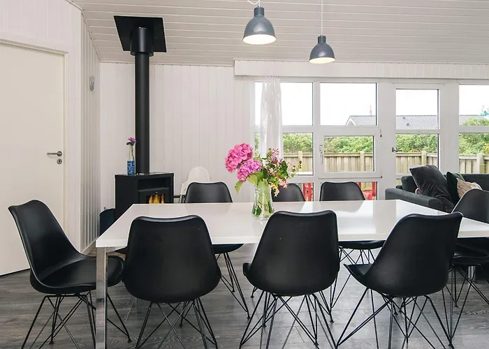 Holiday home Bright Summerhouse Near Sea - By Traum