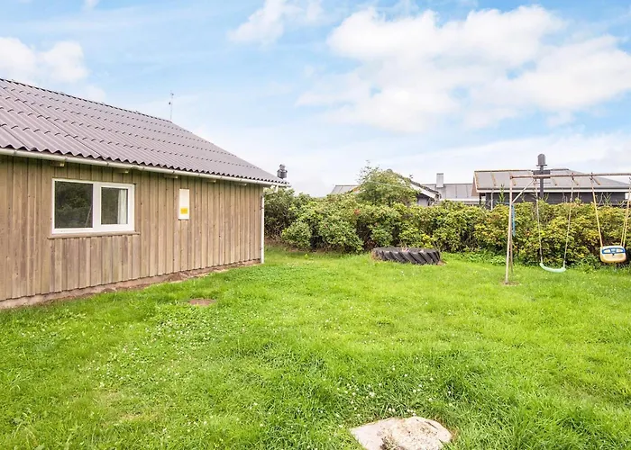 Bright Summerhouse Near Sea - By Traum Holiday home