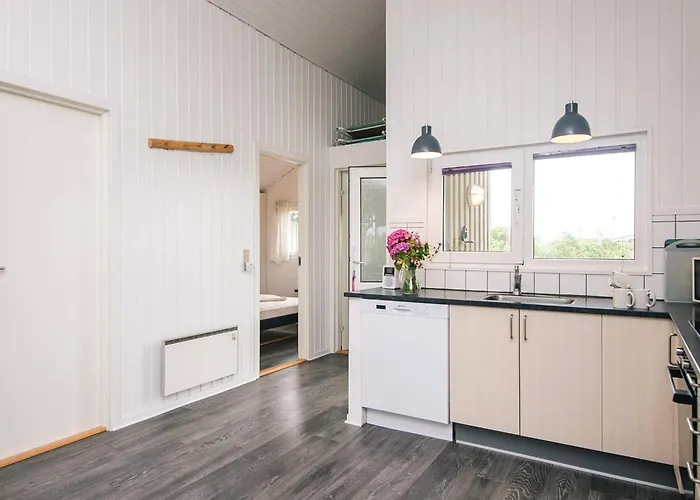 Holiday home Bright Summerhouse Near Sea - By Traum *