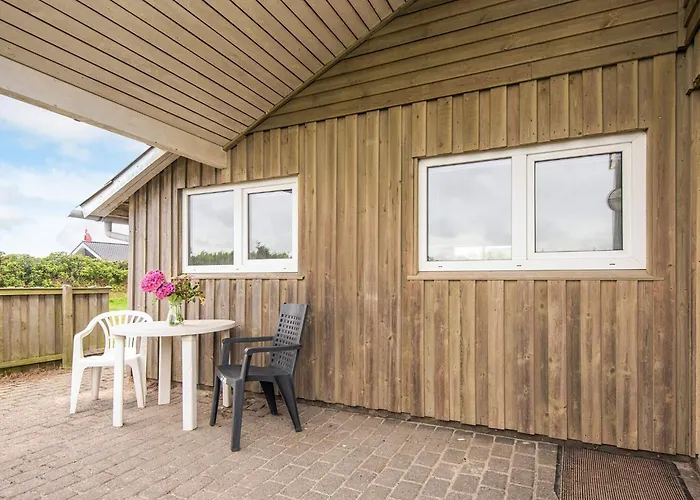 Bright Summerhouse Near Sea - By Traum Ringkobing