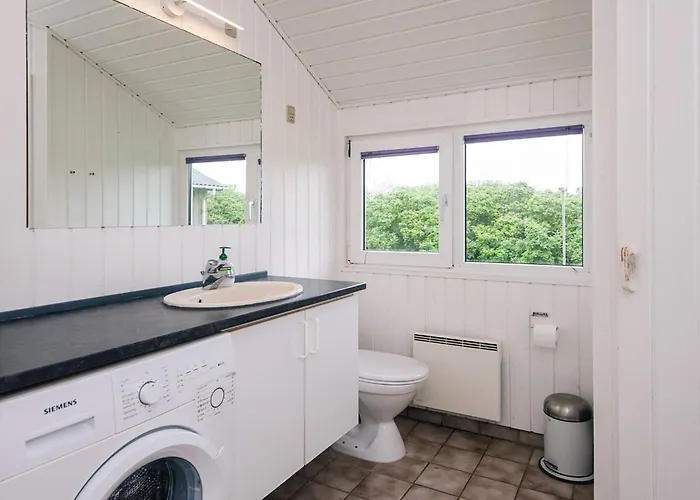 Holiday home Bright Summerhouse Near Sea - By Traum *